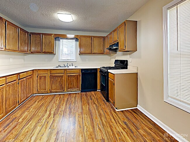 Building Photo - 2901 Pavia Cir