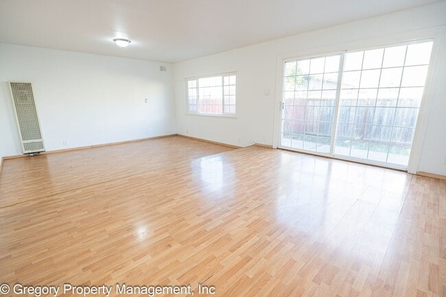 Photo - 2211 Pacific Ave Apartment