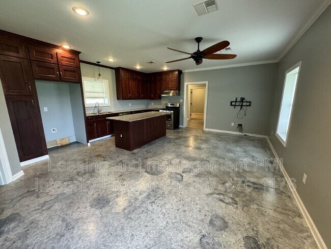 Foto del edificio - 1134 Guidry Rd