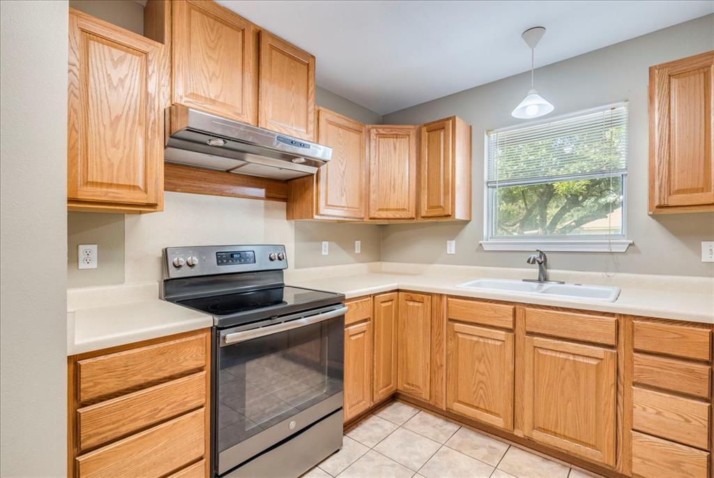 Foto principal - 1004 Misty Acres Dr