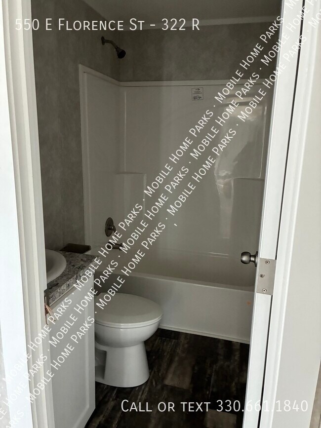 Foto del edificio - 550 E Florence Ave