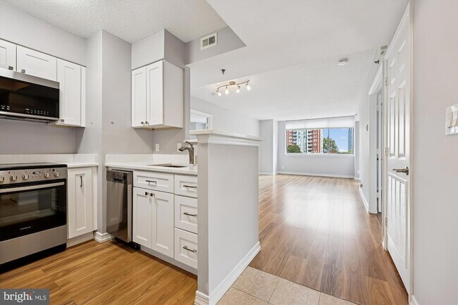 Foto del edificio - 5809 Nicholson Ln