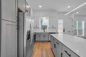 Building Photo - 1601 Mustang Dr