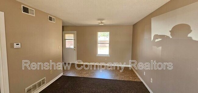 Building Photo - 142 Harrison Rd