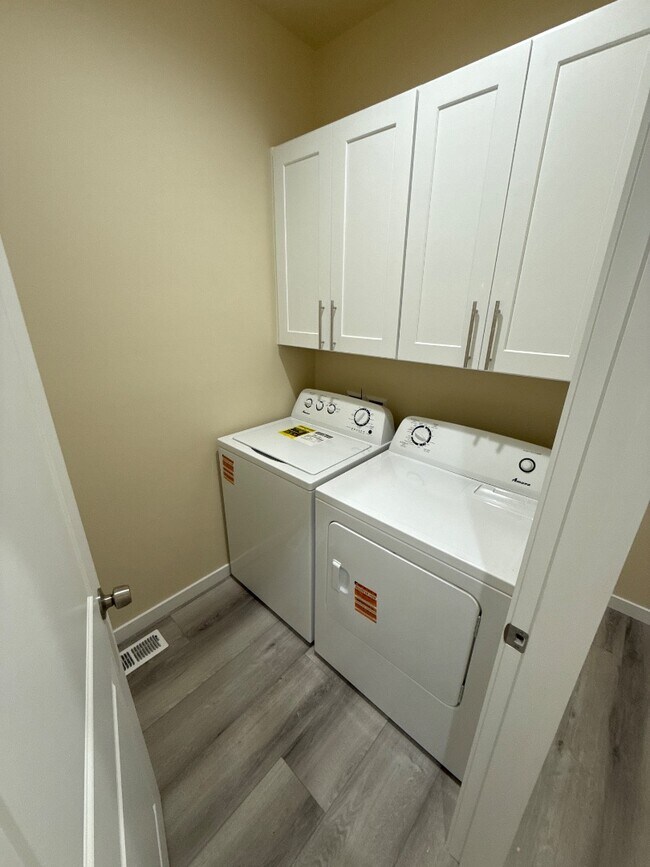 Foto del edificio - 9007 Nafizah Way