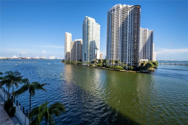 Foto del edificio - 300 Biscayne Blvd Way