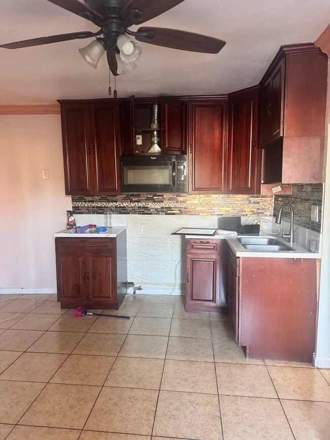 Kitchen - 3064 Inez St