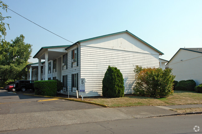 Building Photo - Kenneth Alan Apartments