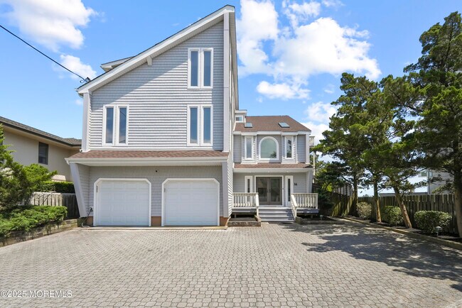 Building Photo - 14 Toledo Dr