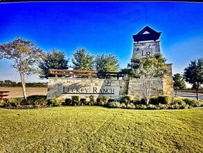 Building Photo - 10829 Emerick St