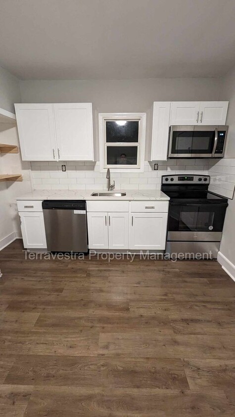 Primary Photo - Spacious 3 Bed with bonus finished attic i...