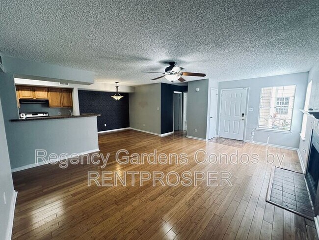 Building Photo - 4200 Thornbriar Ln