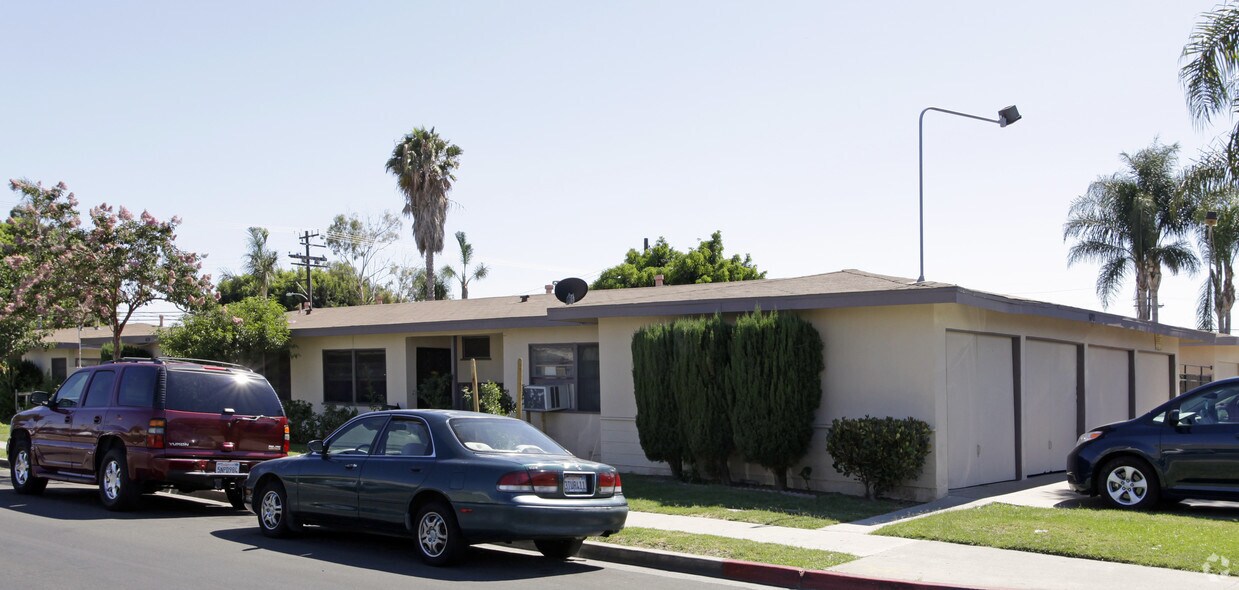Building Photo - 620 Avon Pl