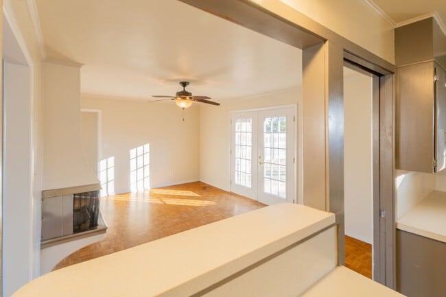 Photo - Beautiful Home Near Nichols Hills FOR RENT