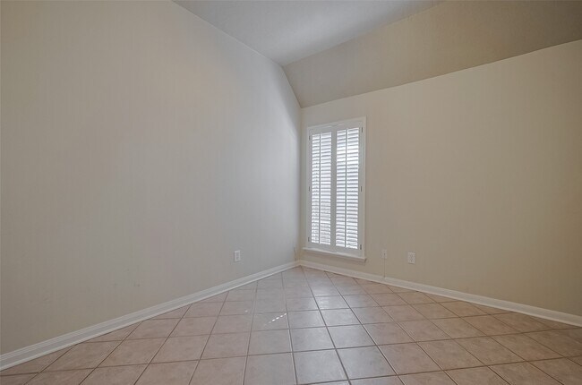 Foto del edificio - 8814 Fairbloom Ln