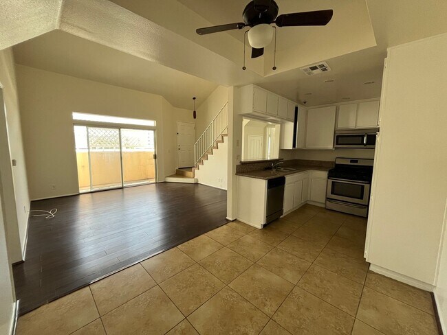 Foto del edificio - Upgraded condo w/new carpet, dual patios +...