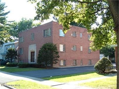 Building Photo - 31 Parkwood St
