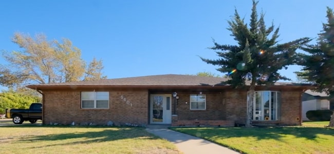 Building Photo - 5601 Granada Dr