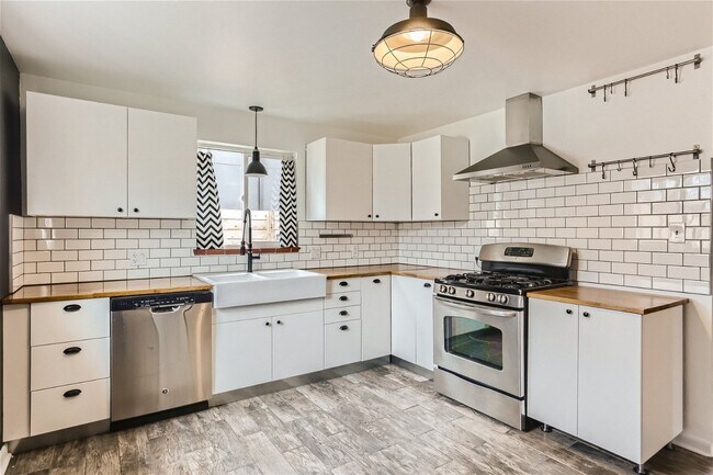 Building Photo - Evolve Real Estate: An Incredible Opportun...