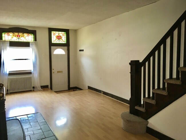 Foto del edificio - Must-see 2 Bedroom Townhome in Exciting Ca...
