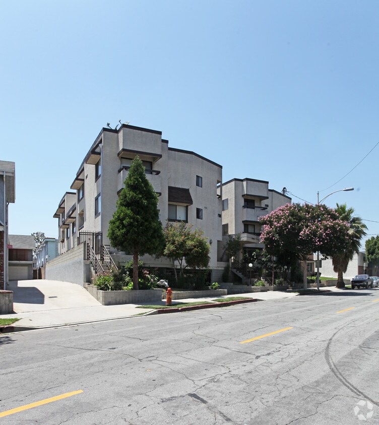 1905 Scott Rd, Burbank, CA 91504 Apartments in Burbank, CA