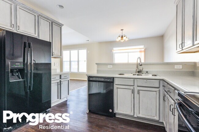 Foto del edificio - 245 Haywood Ln