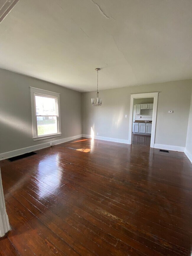 Foto del edificio - 1331-1333 Woodlawn Ave