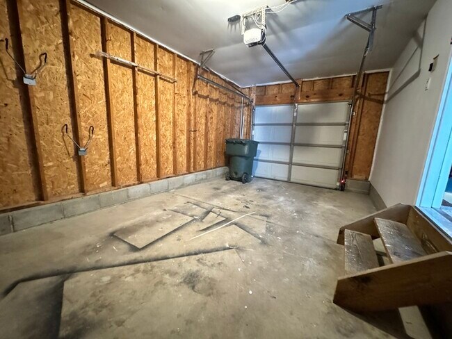Building Photo - 1720 Messner Dr