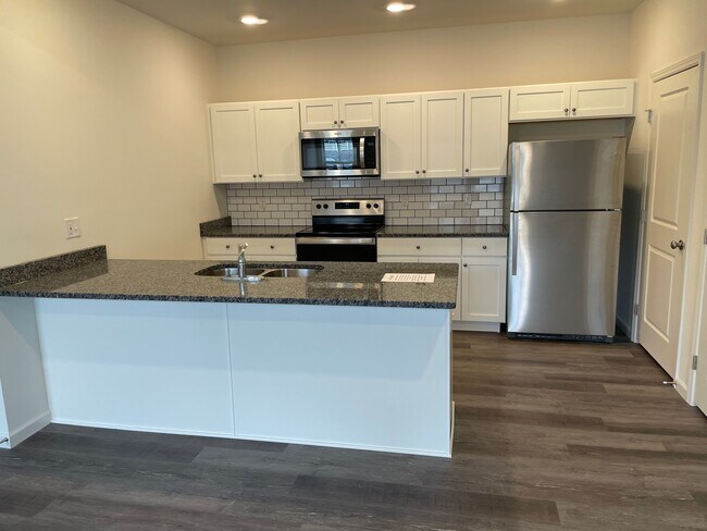 Foto del edificio - 4616 Commerce St