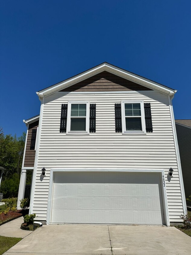 Primary Photo - Beautiful Summerville Rent Ready, Fully Re...