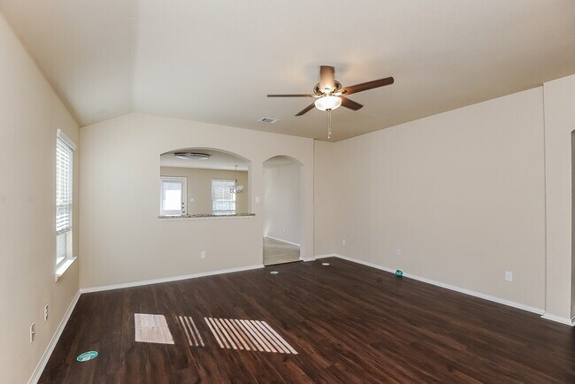 Building Photo - 2329 Triston St