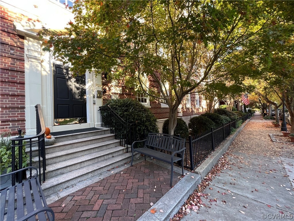 Primary Photo - 1524 West Ave