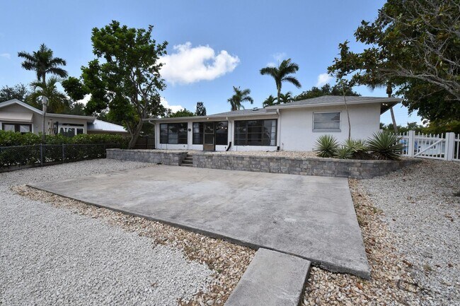Foto del edificio - 3461 Lakeview Dr