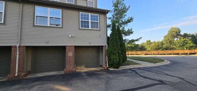 Building Photo - 2946 Barclay Way