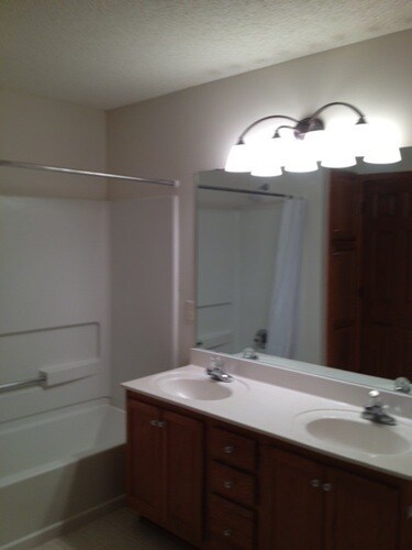 Foto del edificio - 633 Kingfisher Ln