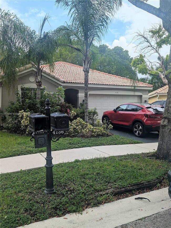 Foto del edificio - 4136 Pine Ridge Ln