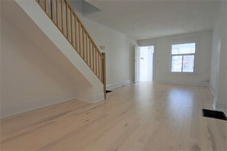 Building Photo - 19A Hiawatha Rd