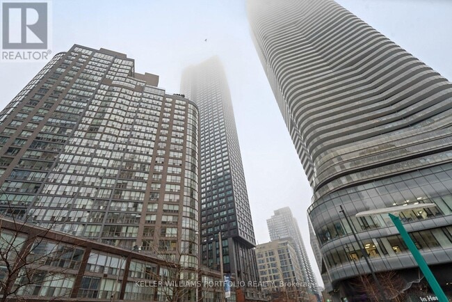 Building Photo - 8 Wellesley St W