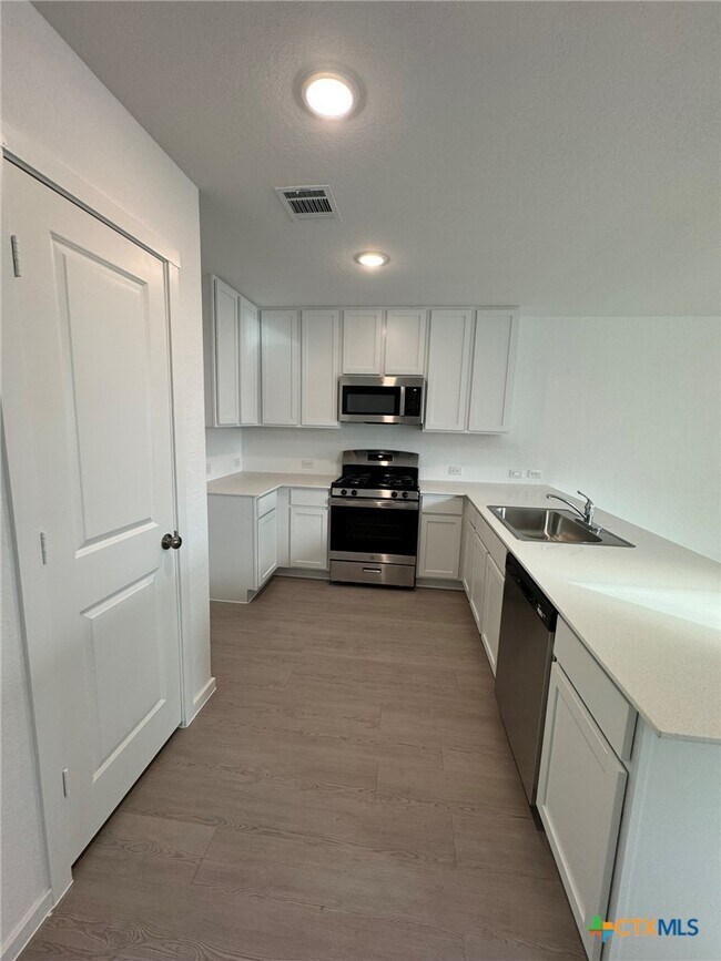 Foto del edificio - 3563 Prominence St