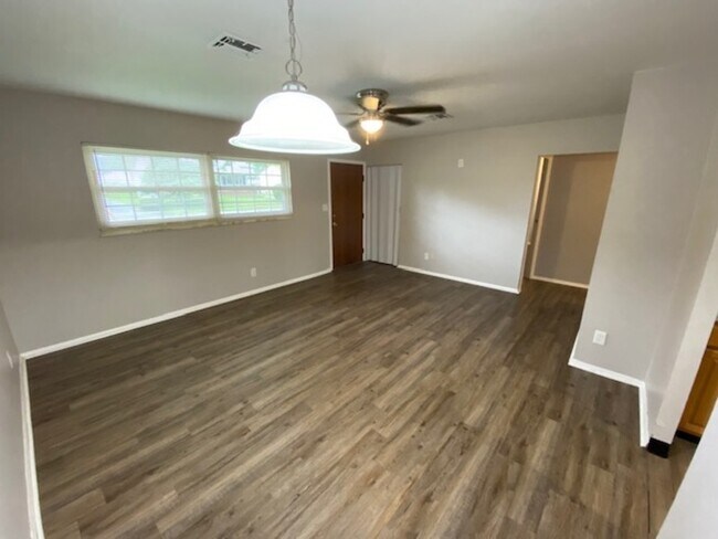 Foto del edificio - 5158 Wyandot Pl