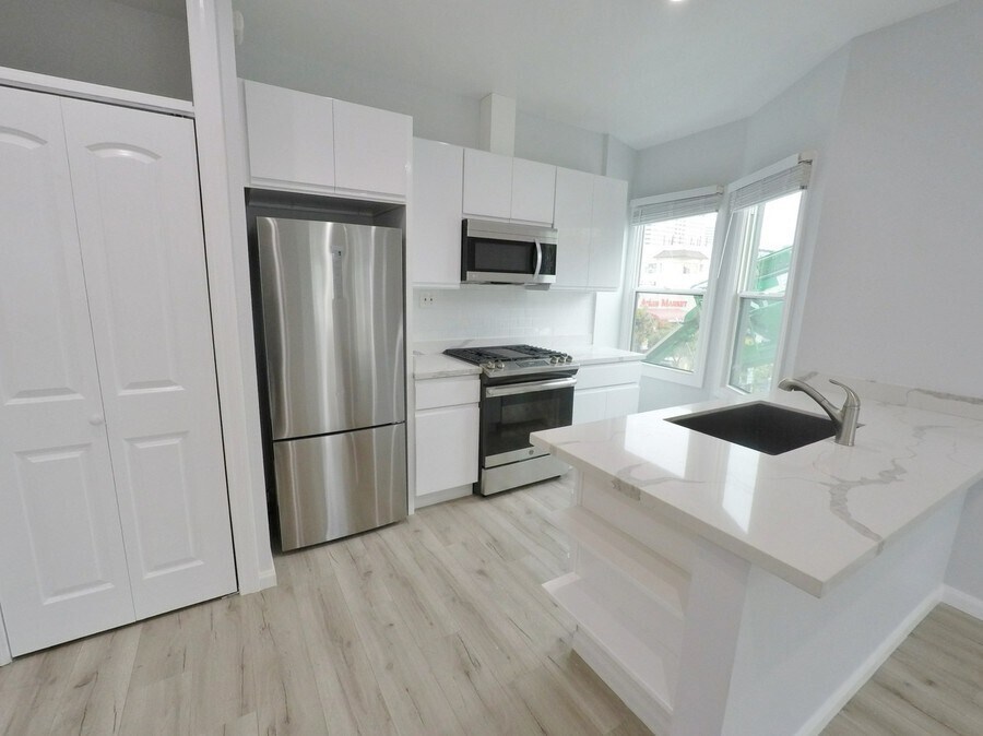 Primary Photo - Fully Remodeled 1-Bed Apt with In-Unit Lau...