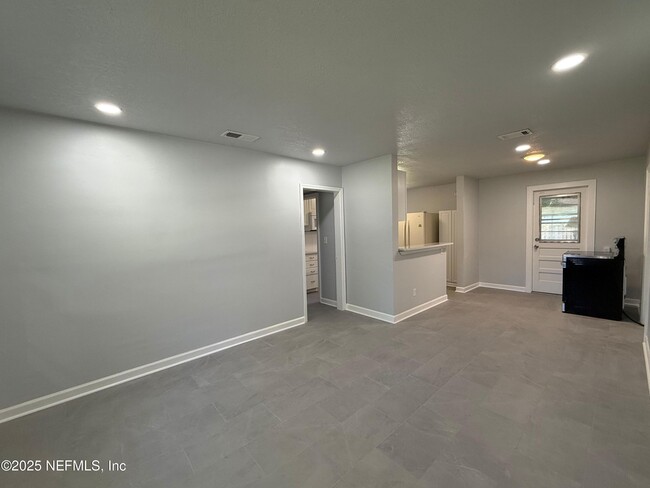 Foto del edificio - 1909 Layton Rd