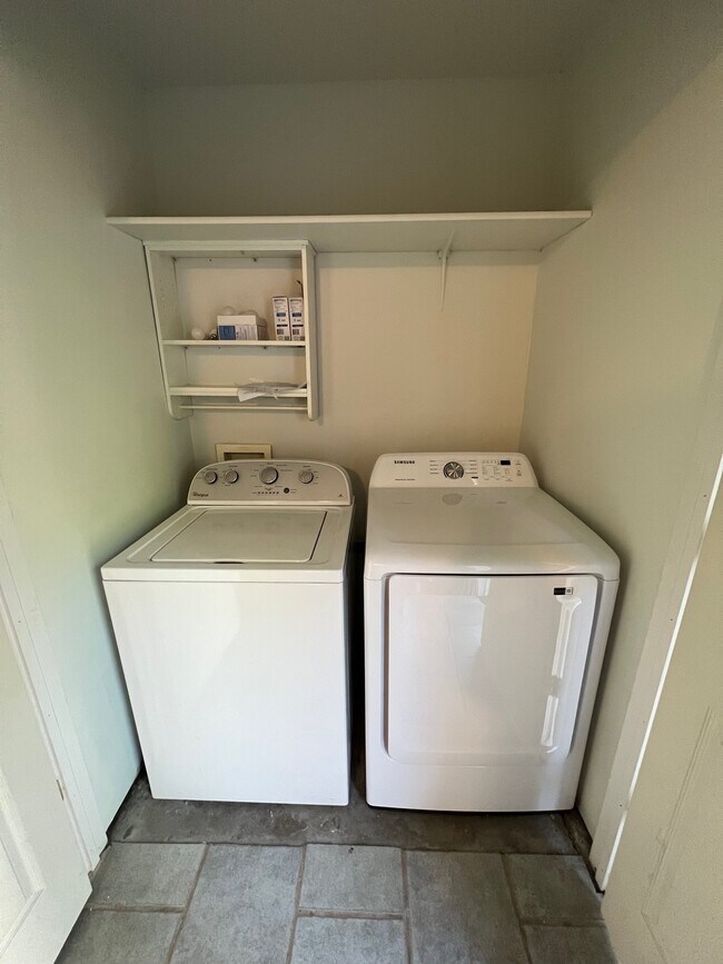 Building Photo - 452 Argyll Ct