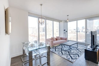 Building Photo - 1800 René-Lévesque Boulevard West-SI FL10-ID1254791P