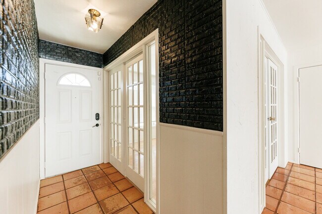 Foto del edificio - Spacious 4 bed 3 bath home!