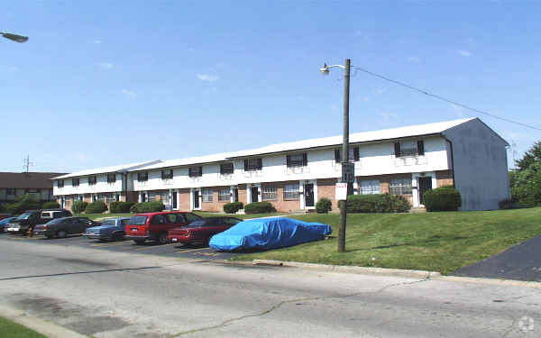Building Photo - 1701-1721 Carstare Dr