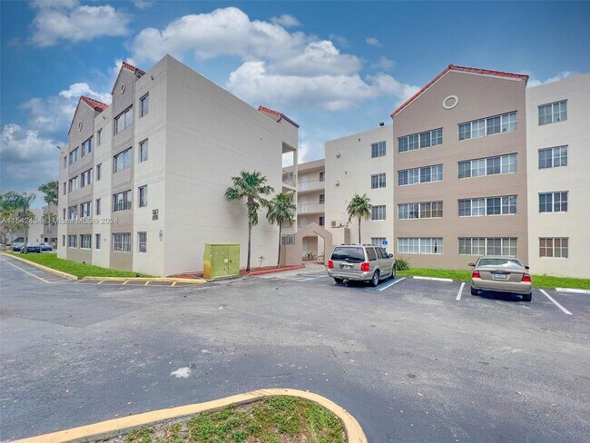 Foto del edificio - 6195 NW 186th St