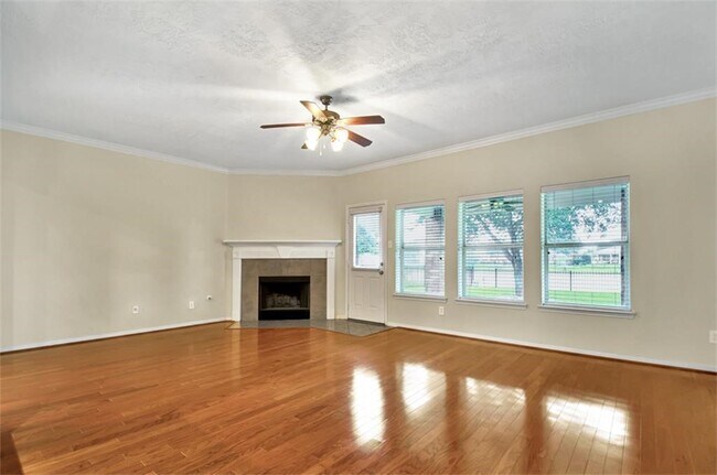 Building Photo - 26011 N Lakefair Dr