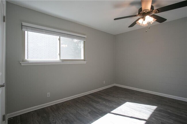 Foto del edificio - 1202 Newning Ave