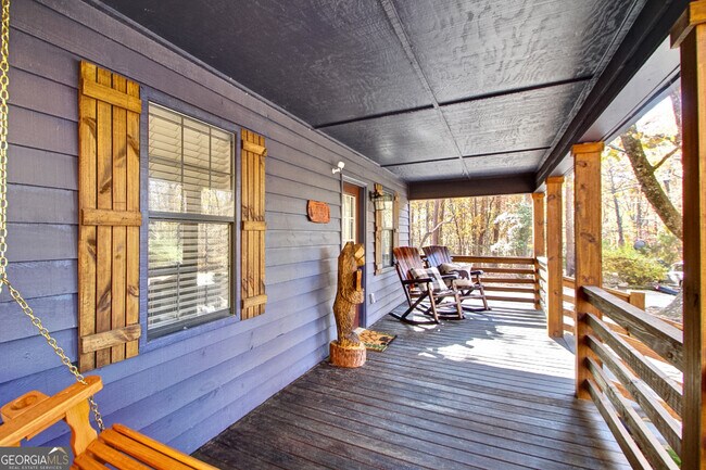 Building Photo - 251 N Pine Rd